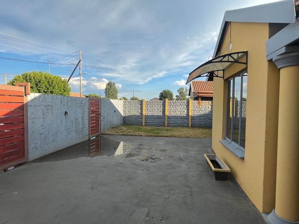 3 Bed House in Boitekong photo number 21