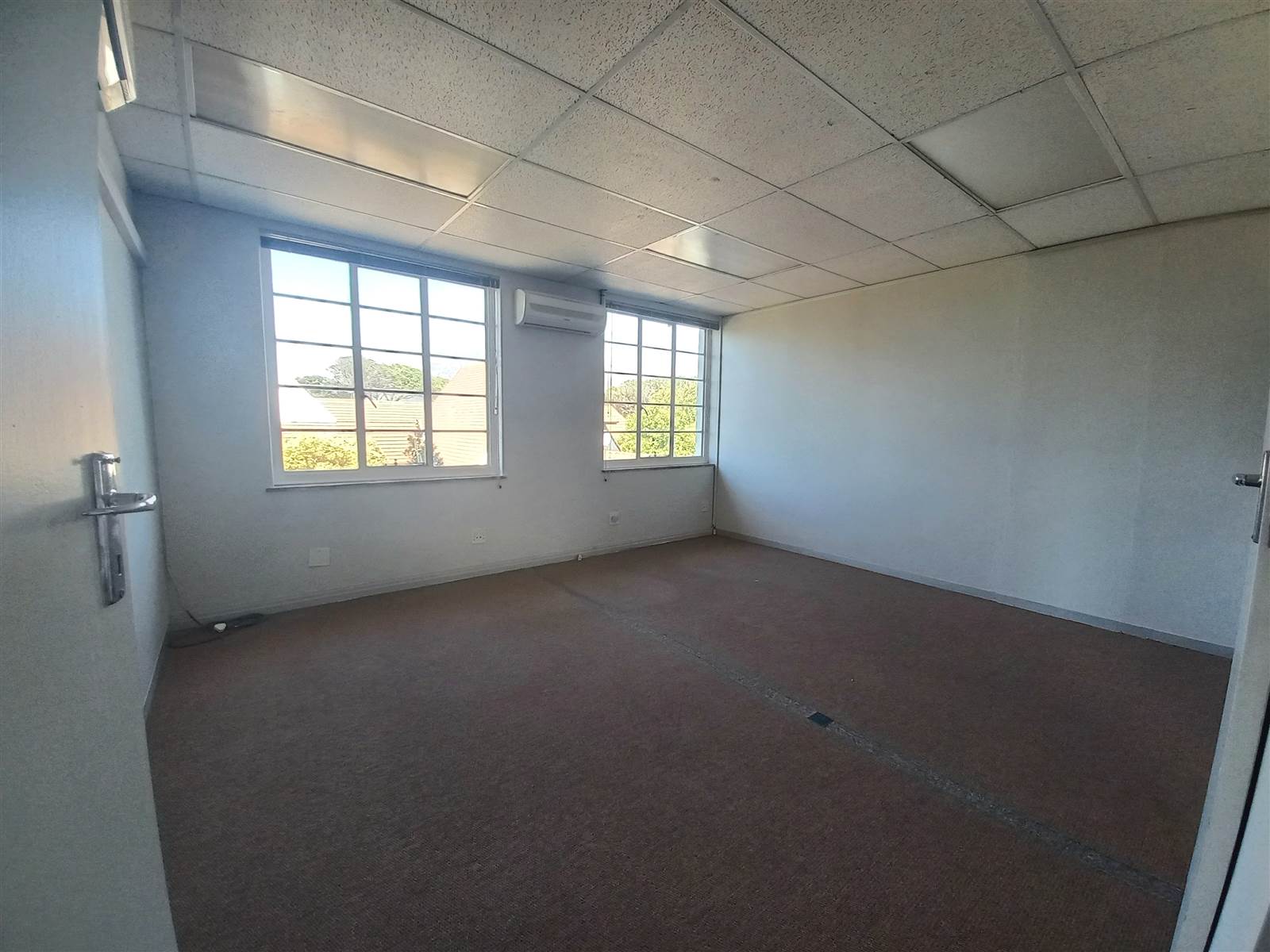 213  m² Commercial space in Pinelands photo number 11
