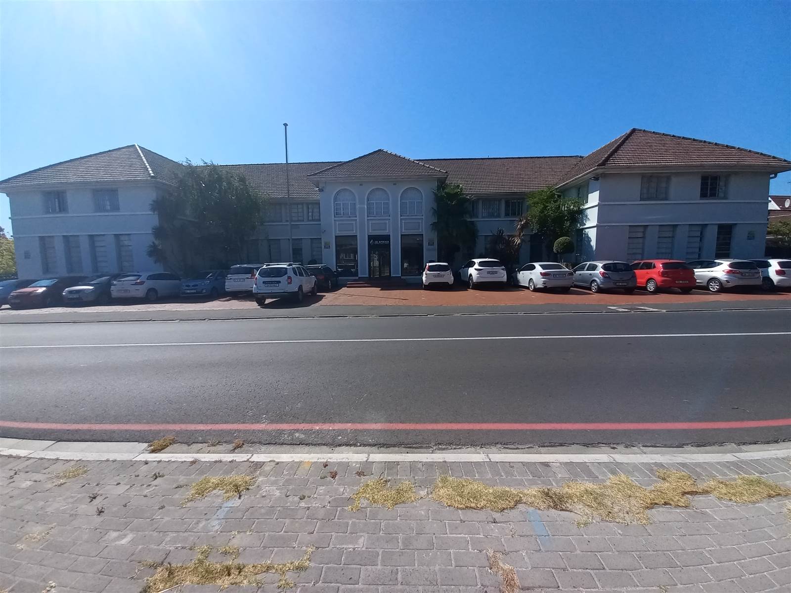 213  m² Commercial space in Pinelands photo number 1