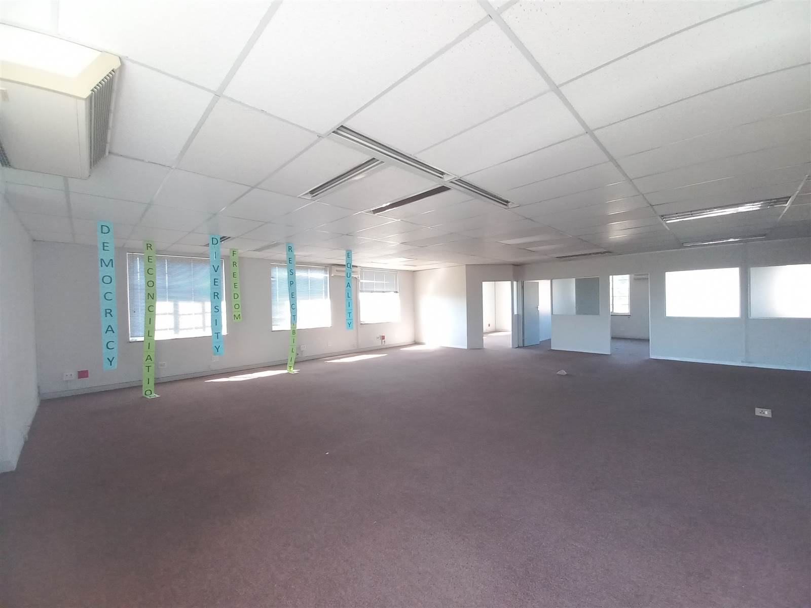 213  m² Commercial space in Pinelands photo number 8