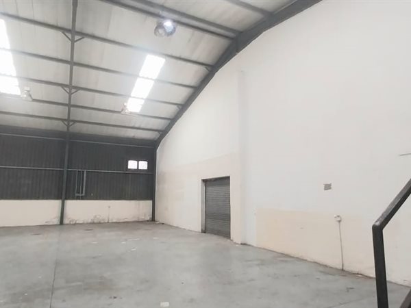 225  m² Industrial space