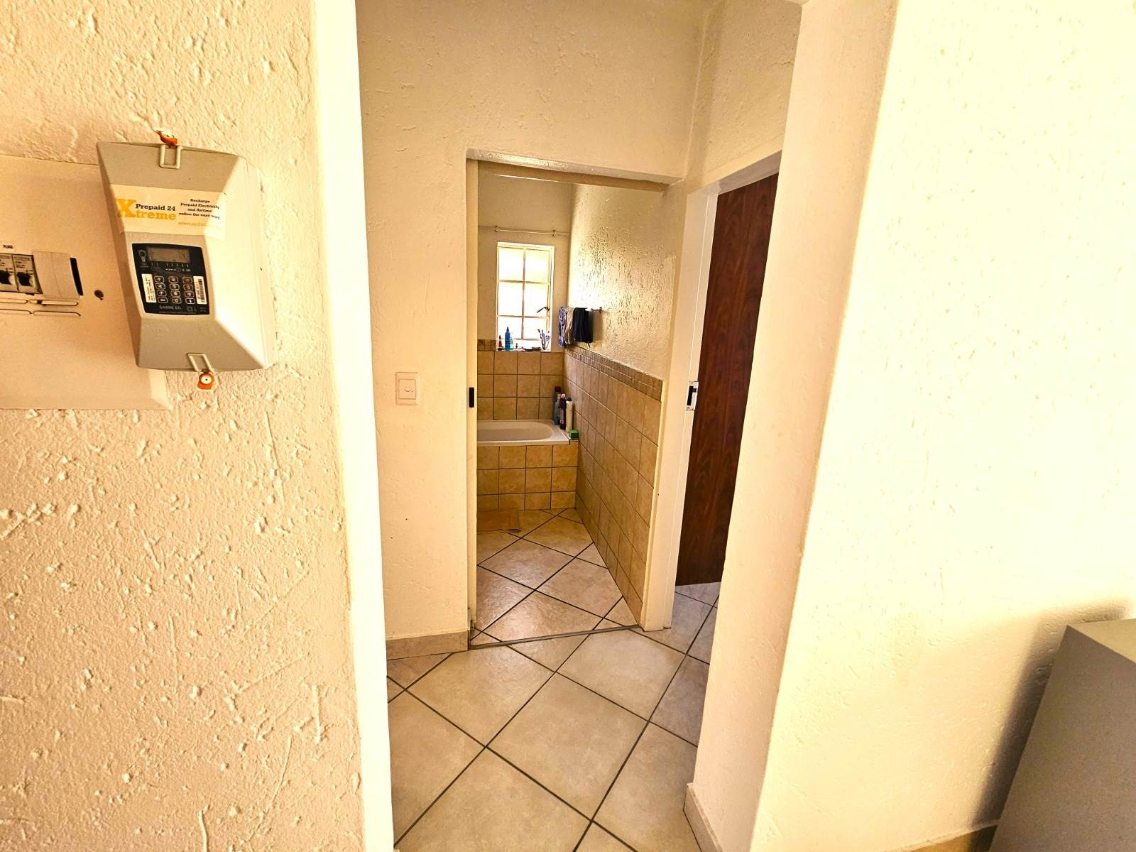 2 Bed House in Waterval East photo number 8