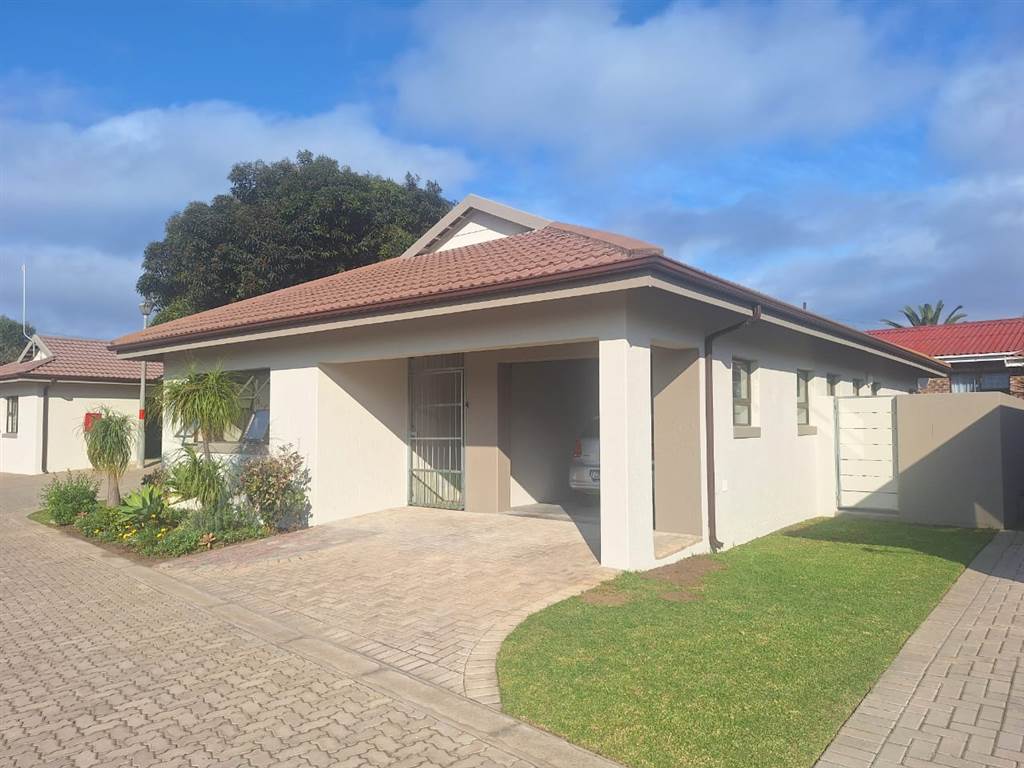 2 Bed House for sale in Heiderand T4645329 Private Property