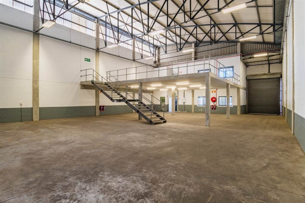 549  m² Industrial space in Blue Downs photo number 1