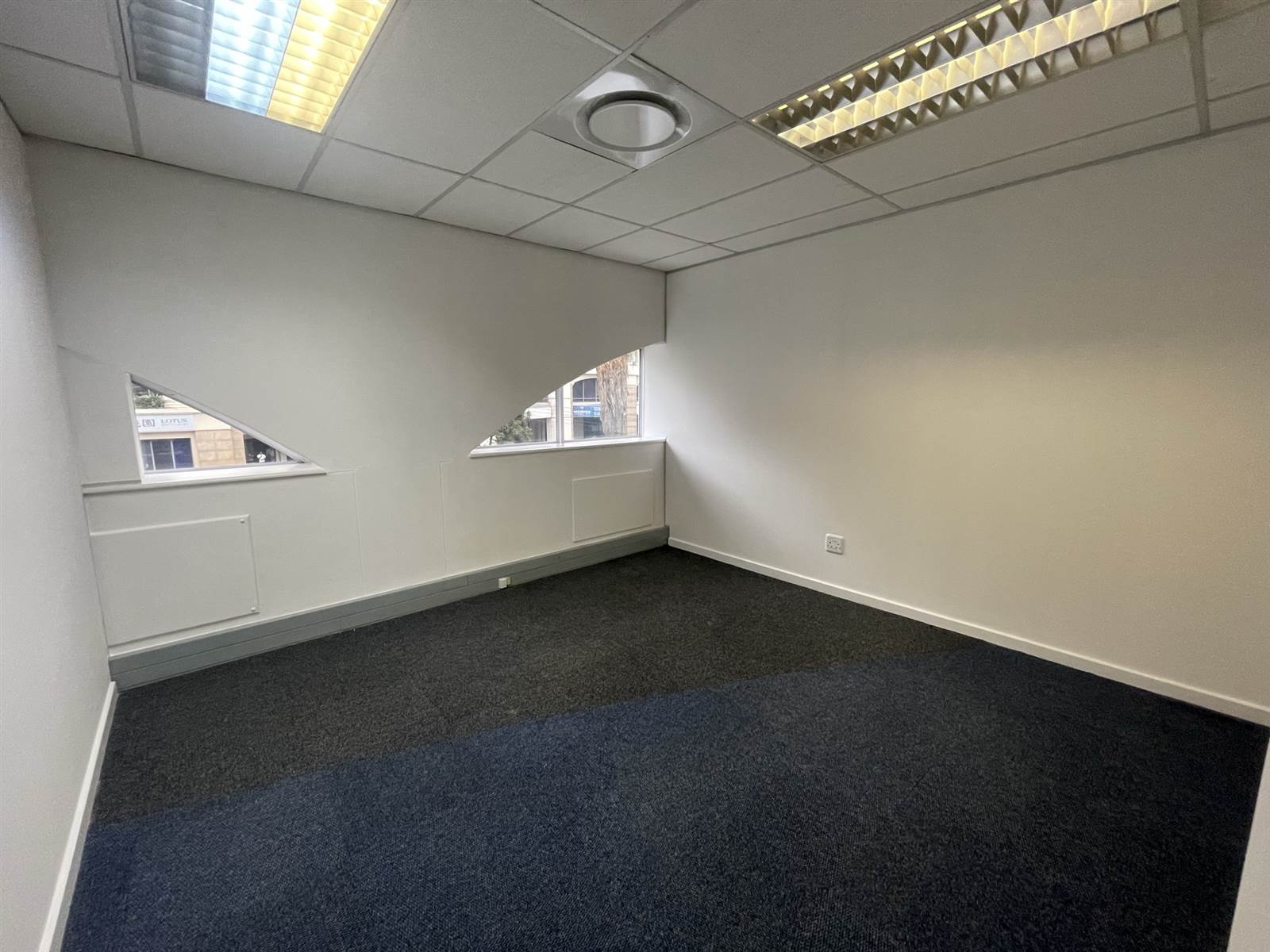 740  m² Commercial space in Rosebank photo number 4