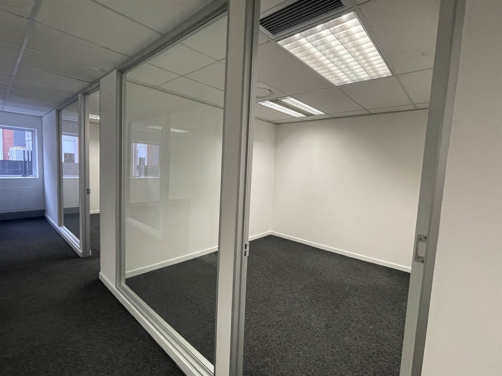 740  m² Commercial space in Rosebank photo number 11