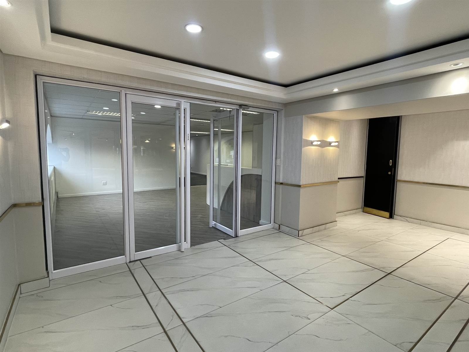 740  m² Commercial space in Rosebank photo number 17