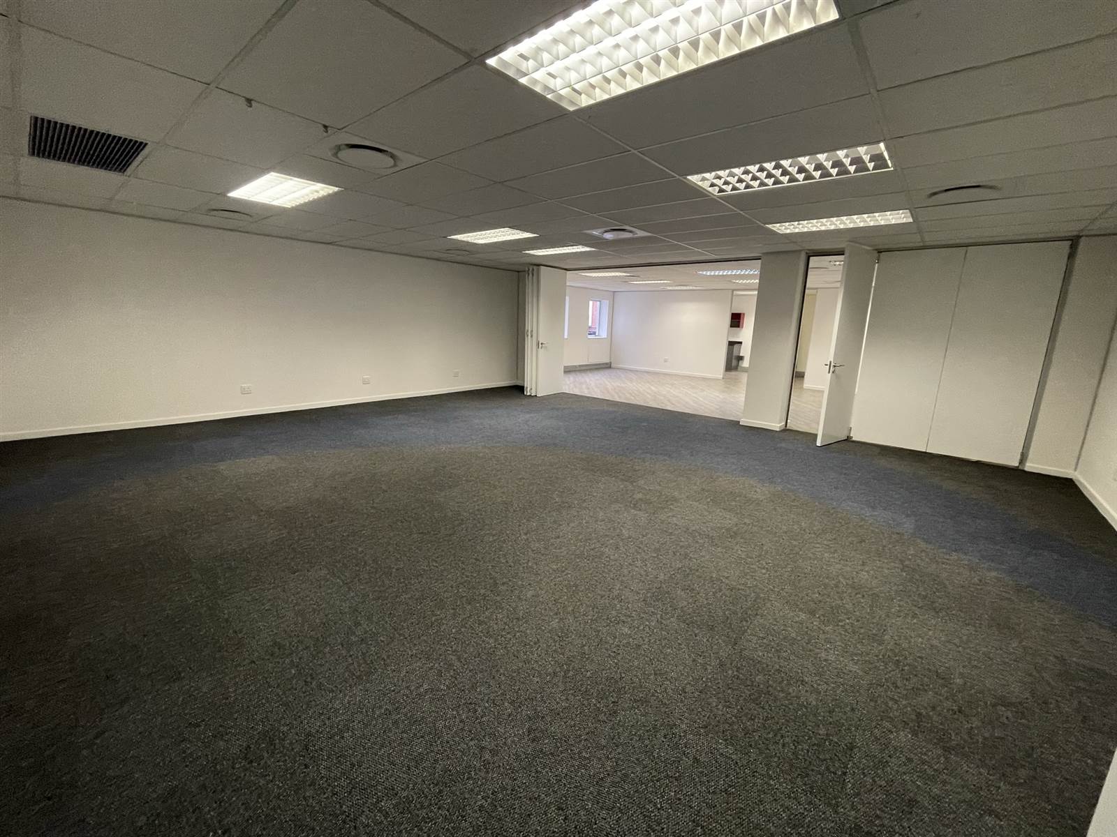 740  m² Commercial space in Rosebank photo number 7
