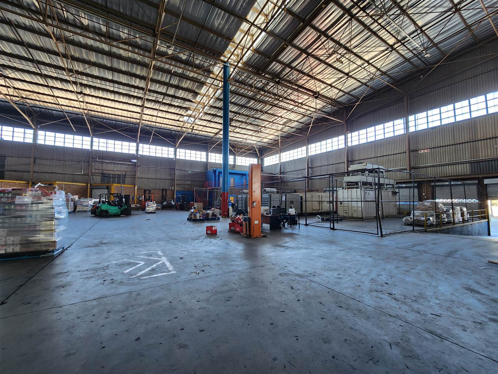 26557  m² Industrial space in Denver photo number 3