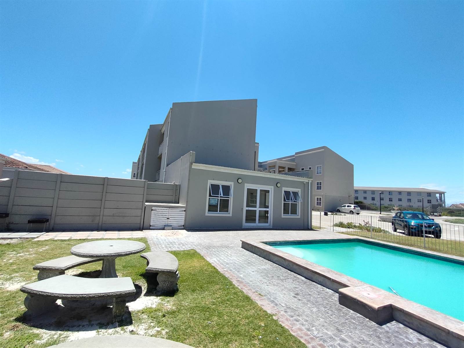 2 Bed Apartment in Muizenberg photo number 17