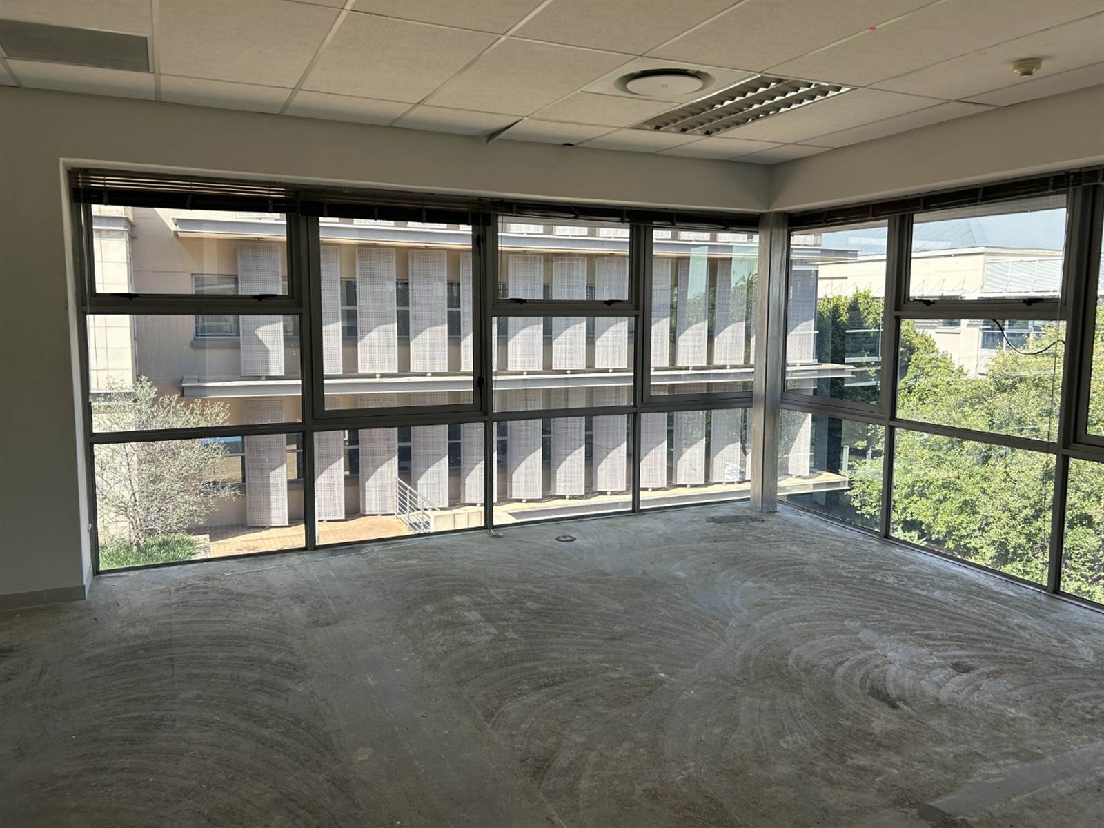 705  m² Commercial space in Woodmead photo number 9
