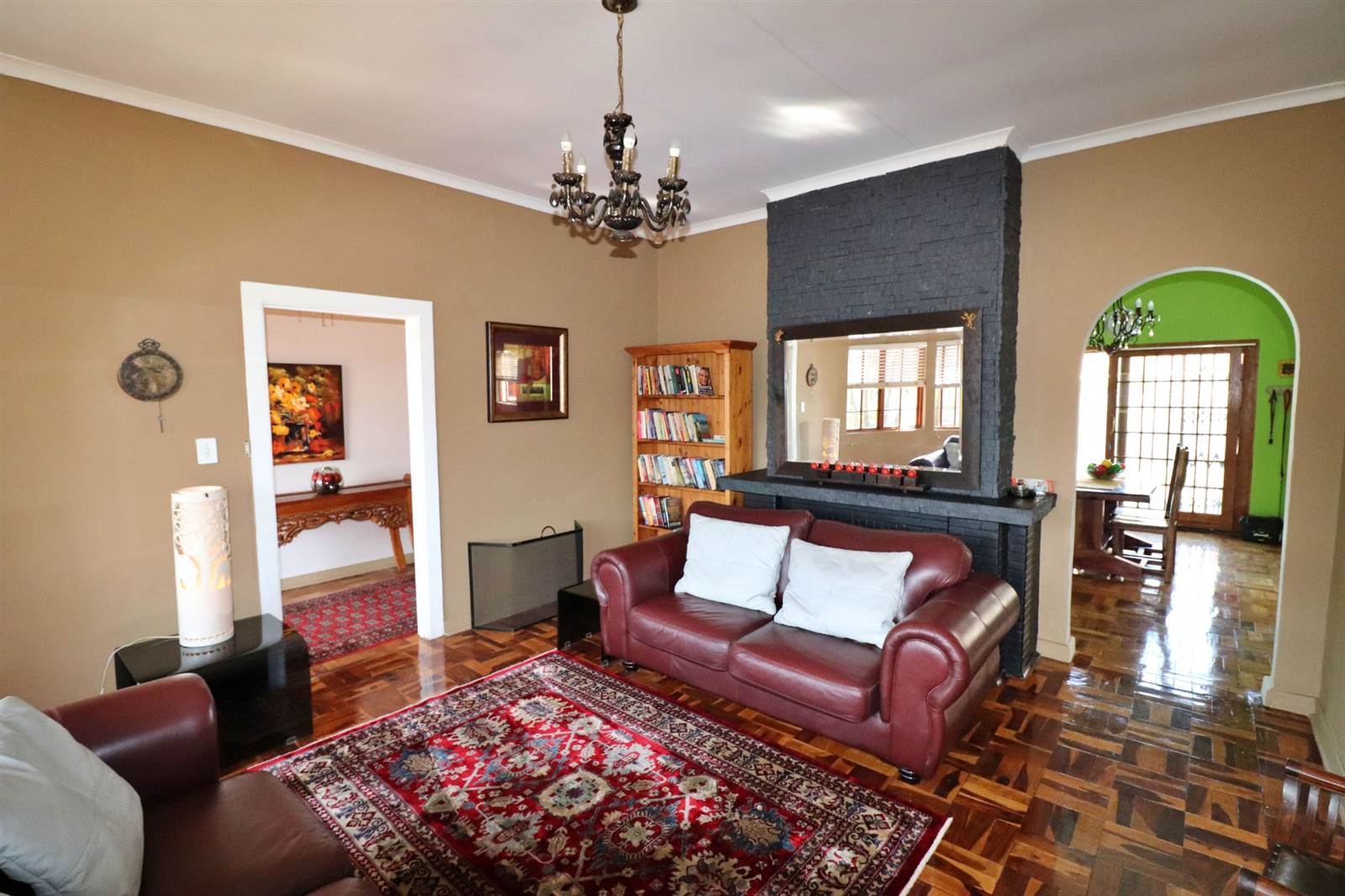 2 Bed House in Primrose Hill photo number 11