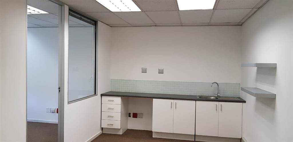 75  m² Office Space in Houghton Estate photo number 13