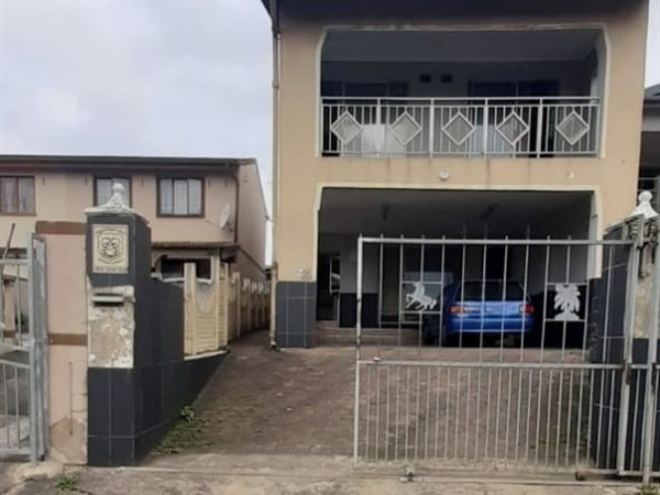 4 Bedroom House 4 Bedroom House