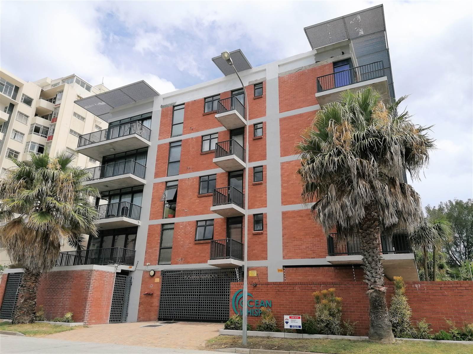 2 Bed Apartment in Humewood photo number 1