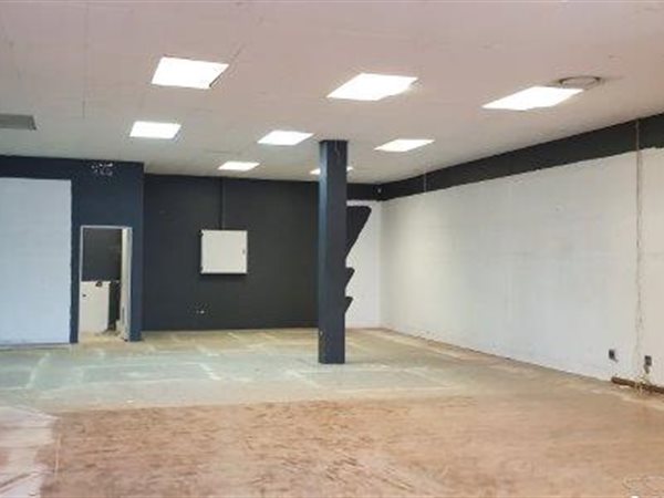 106  m² Commercial space