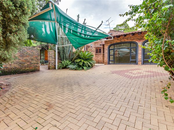 448  m² Office Space in Bryanston