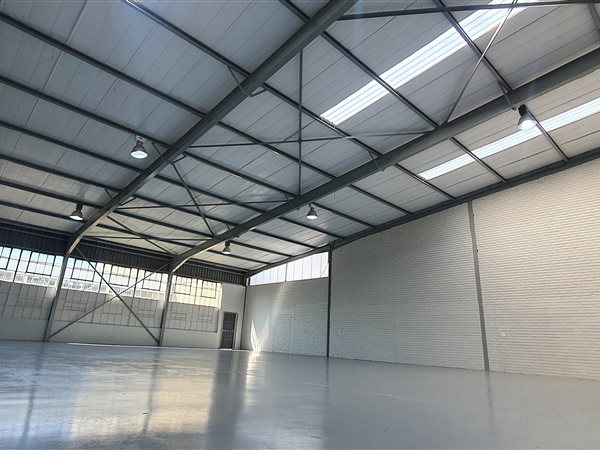 550  m² Industrial space in Halfway House