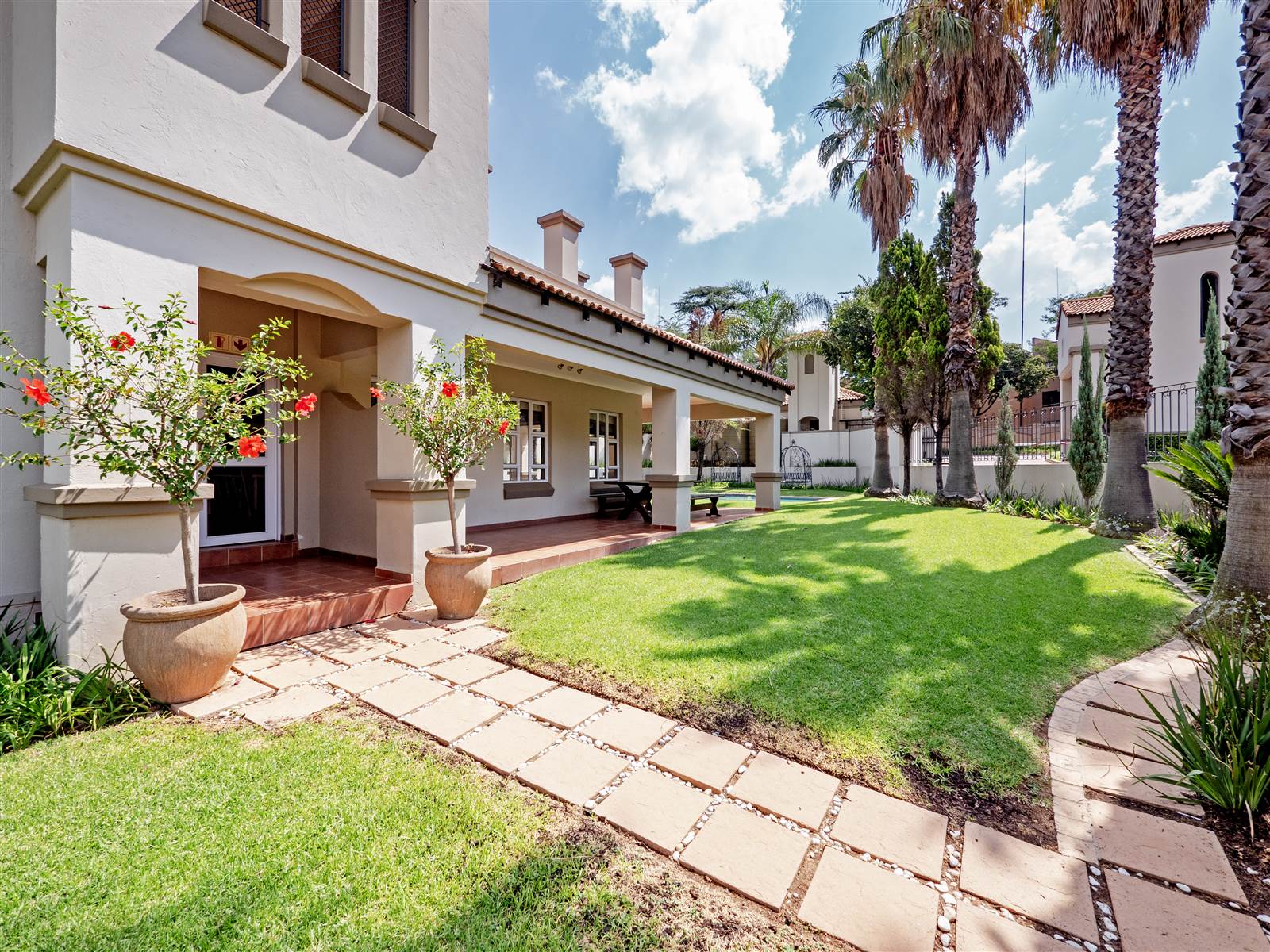 3 Bed Townhouse in Lonehill photo number 23
