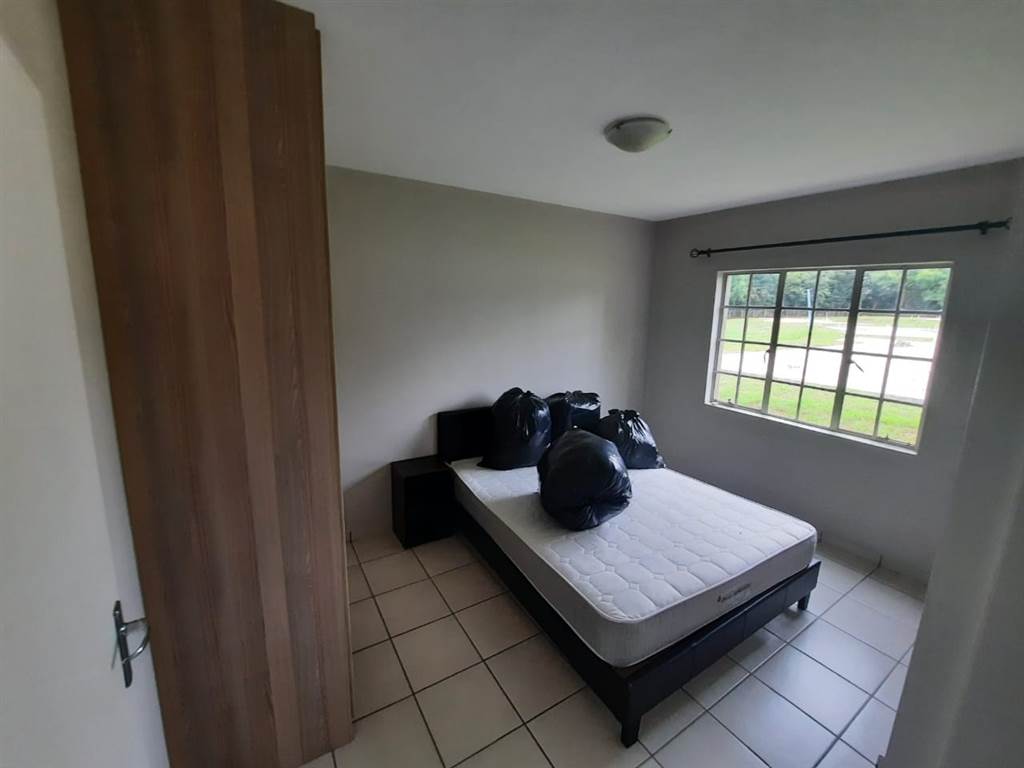 3 Bed Duplex in Hexrivier Lifestyle Estate photo number 10
