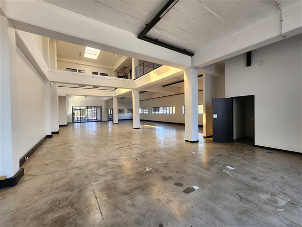 628  m² Commercial space