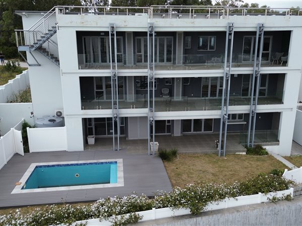 4 Bedroom Apartment 4 Bedroom Apartment