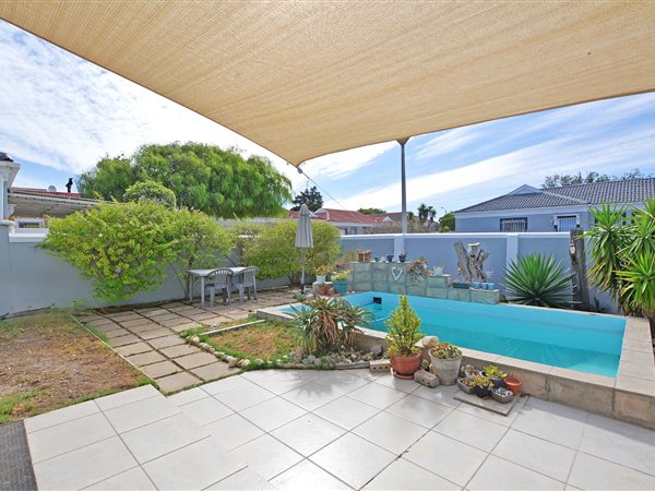 2 Bedroom House 2 Bedroom House