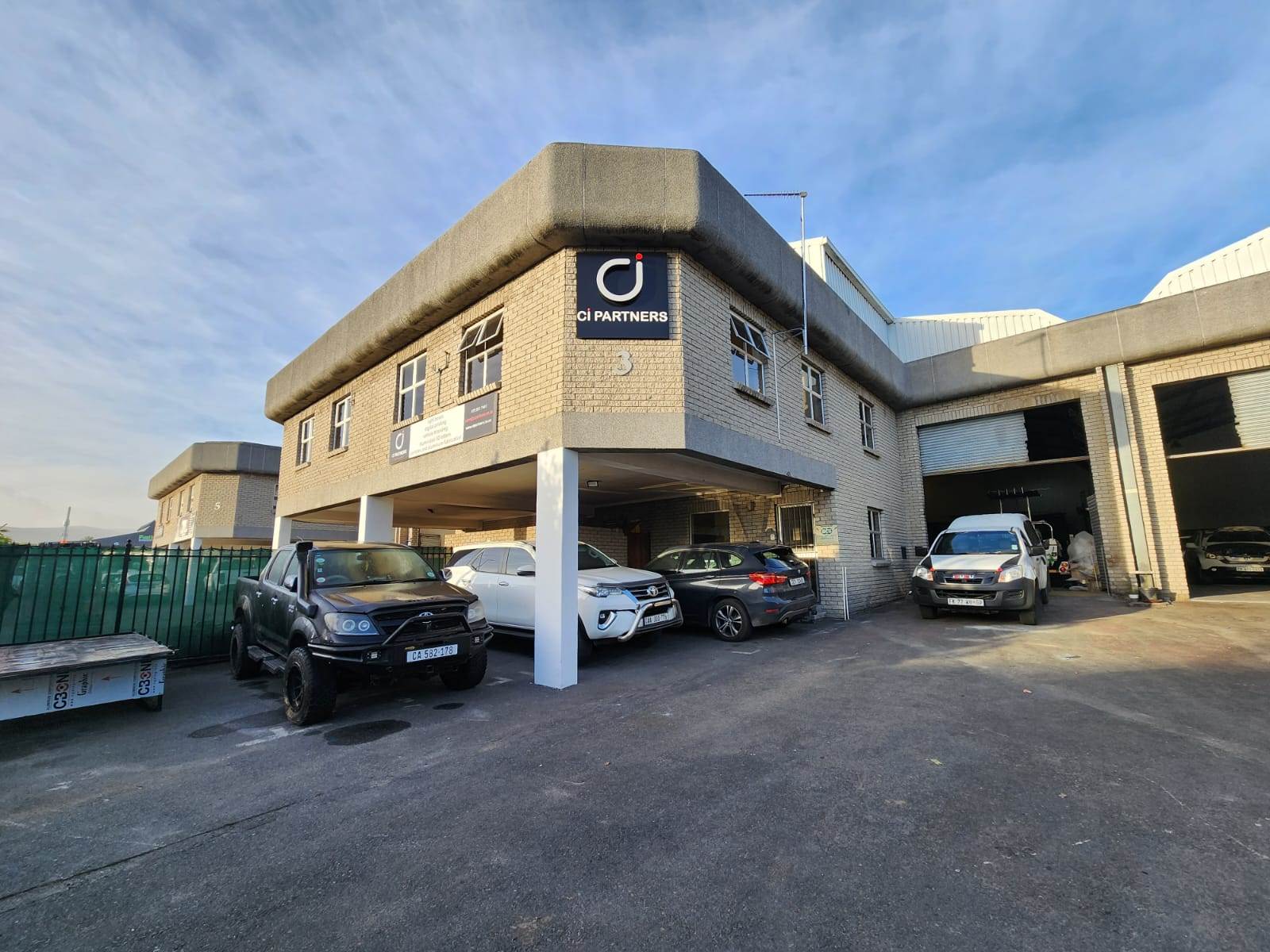 382  m² Industrial space in Killarney Gardens photo number 1
