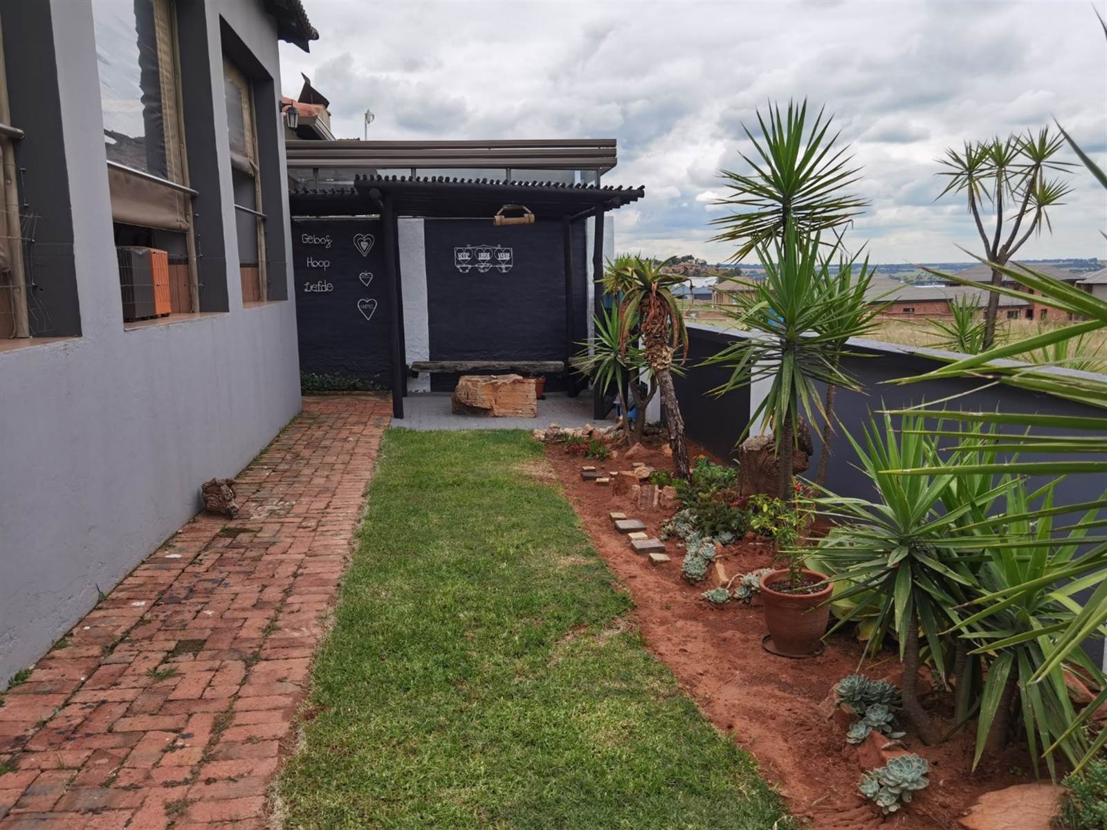 2 Bed House in Kungwini Country Estate photo number 17