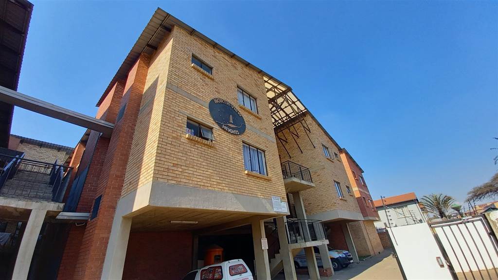 1 Bed Apartment in Kempton Park Central photo number 1