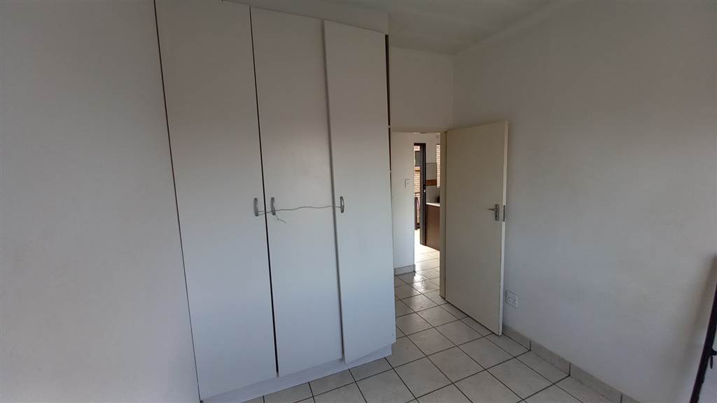 1 Bed Apartment in Kempton Park Central photo number 7