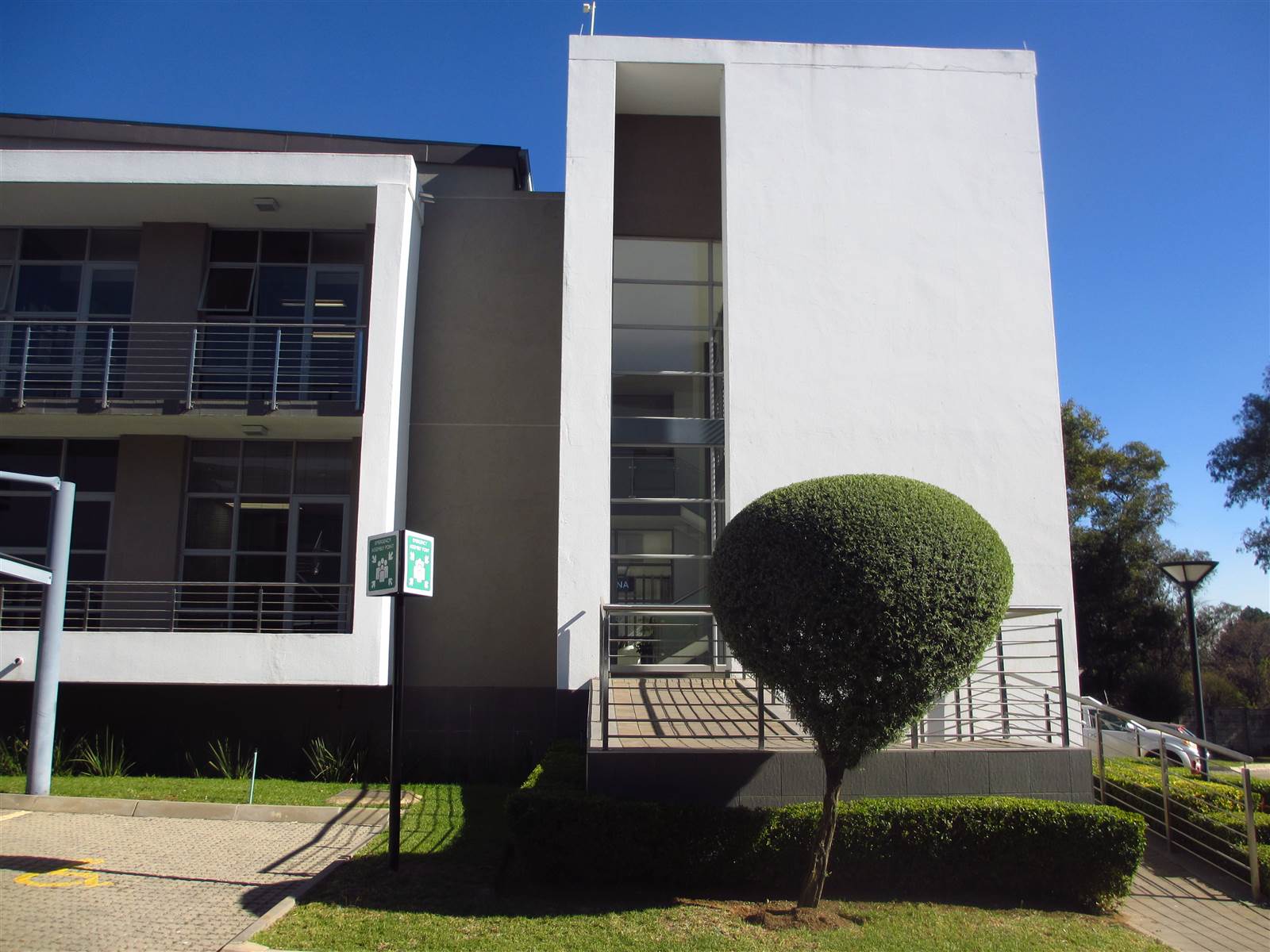 250  m² Commercial space in Fourways photo number 1