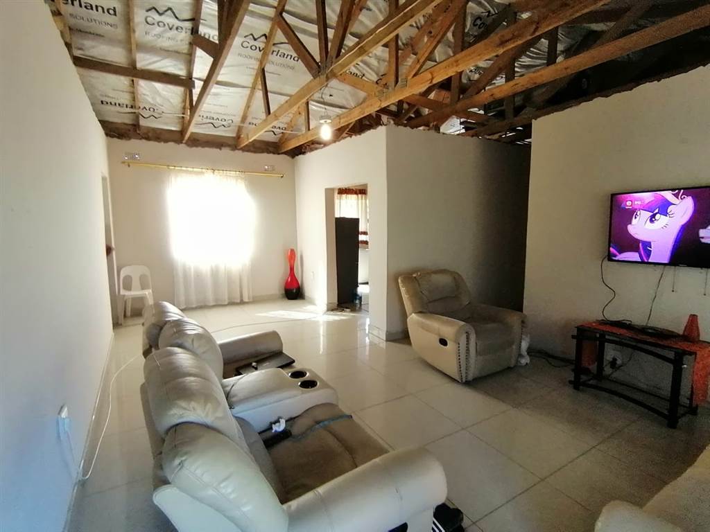 3 Bed House in Illovo Beach photo number 10