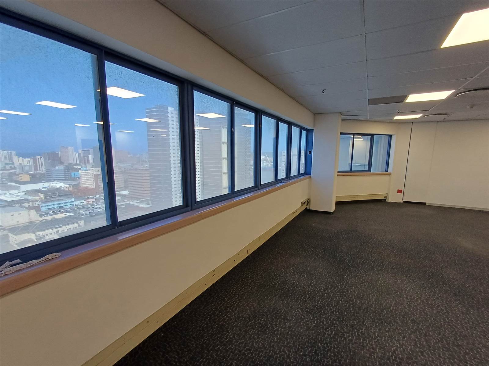 114  m² Commercial space in Durban CBD photo number 5