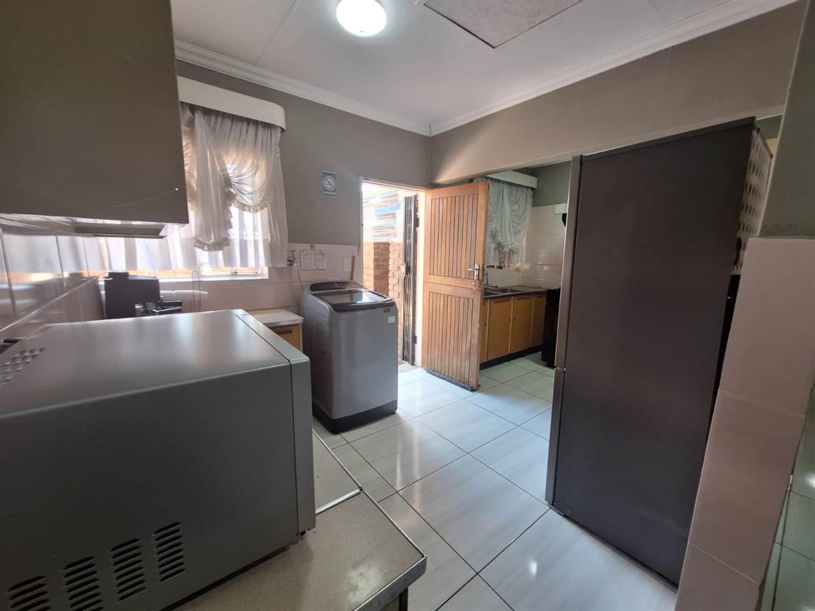 7 Bed House in Garsfontein photo number 28
