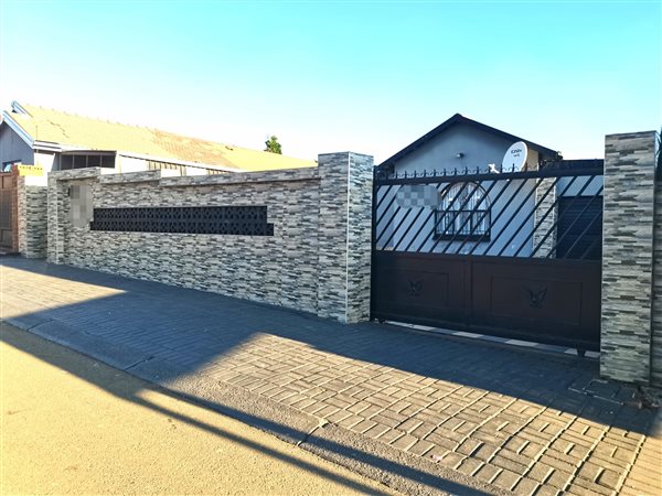 3 Bedroom House 3 Bedroom House