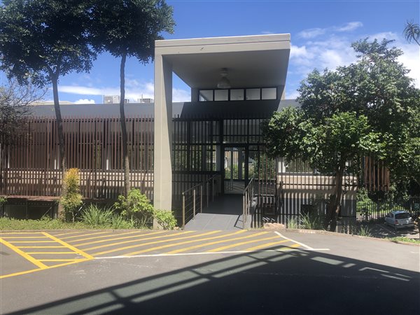 386  m² Commercial space in Westville