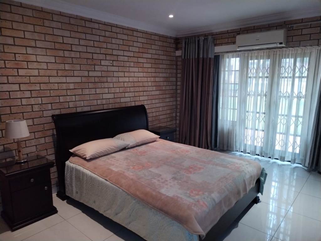 6 Bed House in Randjesfontein photo number 17