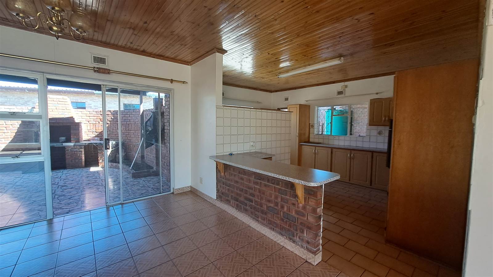 4 Bed House in Estcourt photo number 5