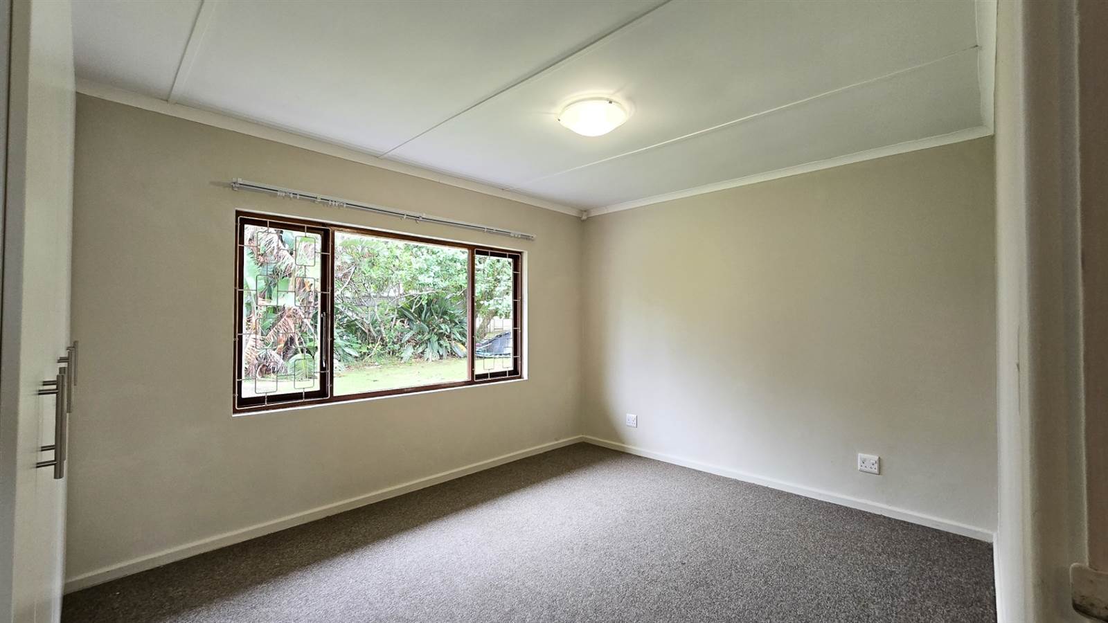 3 Bed House in Beacon Bay photo number 20