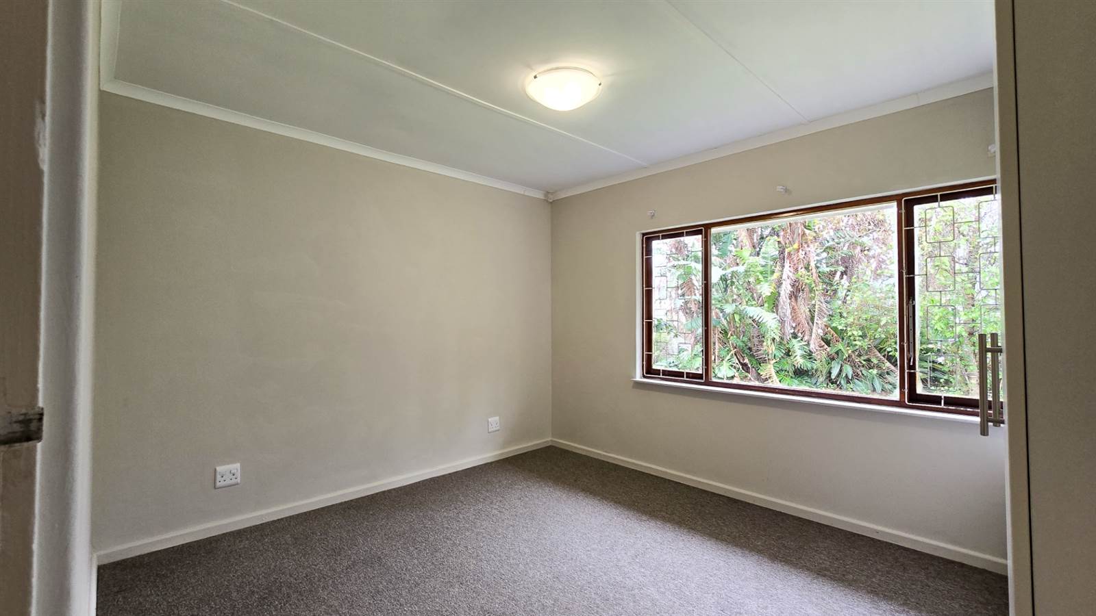 3 Bed House in Beacon Bay photo number 18