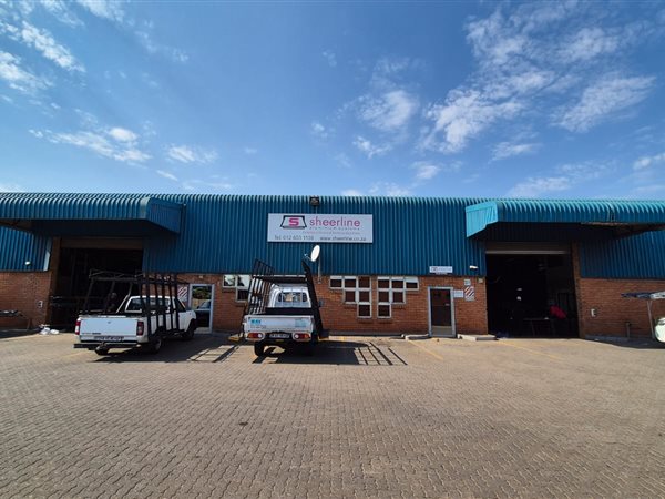 1 037 m² Industrial space 1 037 m² Industrial space