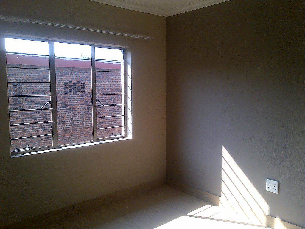 2 Bed Apartment in Pretoria North photo number 14