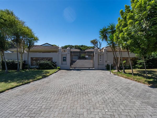 3 Bedroom Townhouse 3 Bedroom Townhouse