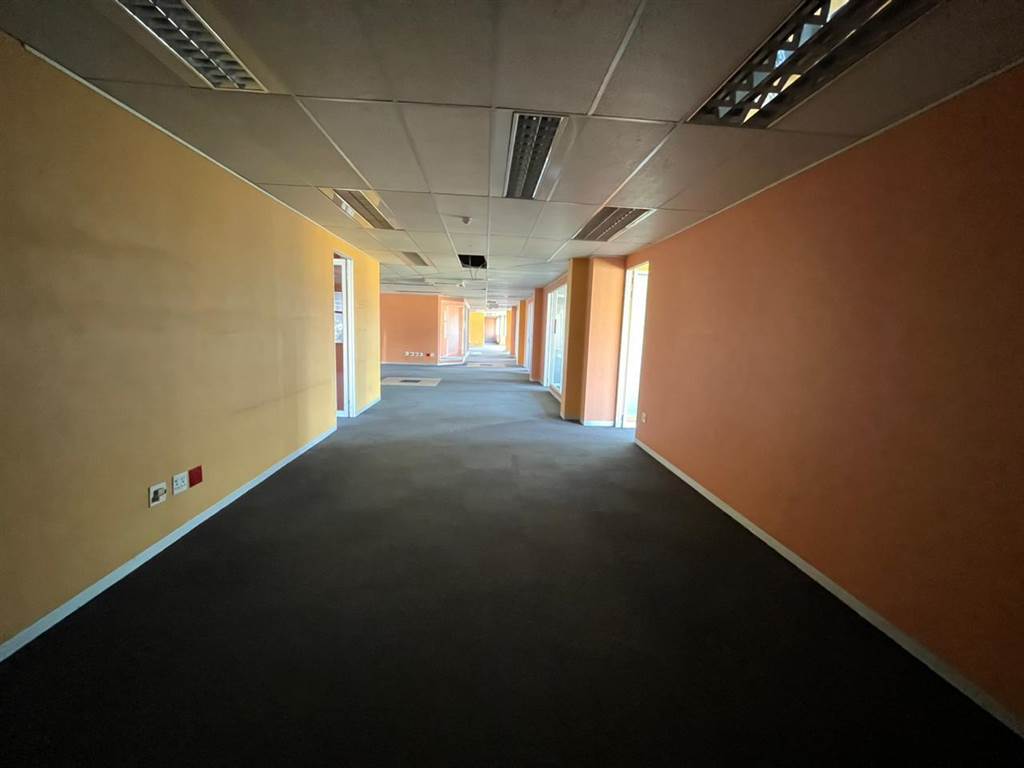 2200  m² Commercial space in Bedfordview photo number 21