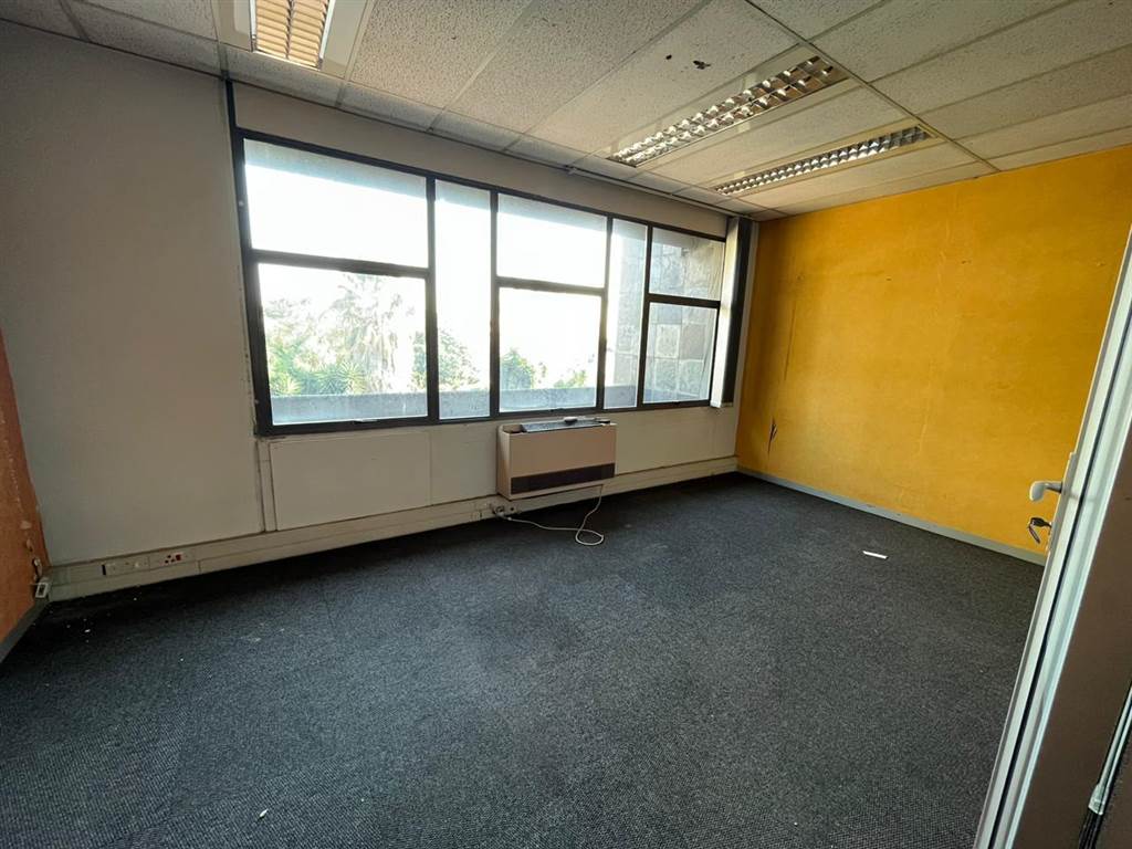 2200  m² Commercial space in Bedfordview photo number 10