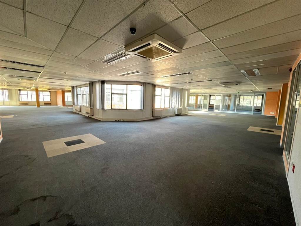 2200  m² Commercial space in Bedfordview photo number 13