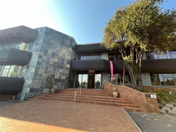 2200  m² Commercial space in Bedfordview