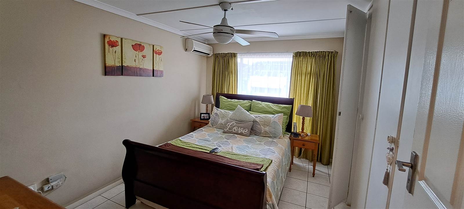 3 Bed Apartment in Umbilo photo number 4