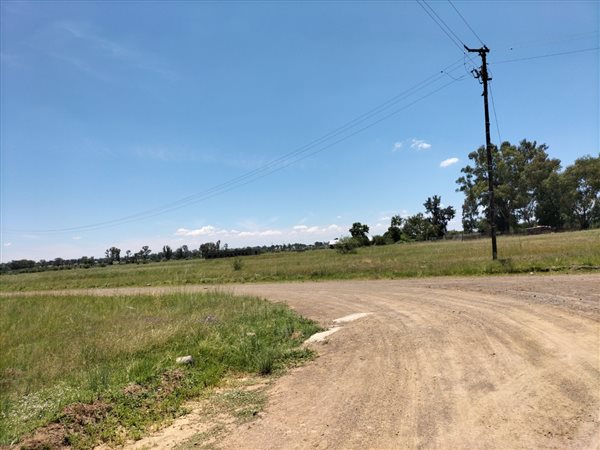 1735 m² Land available in Bloemhof